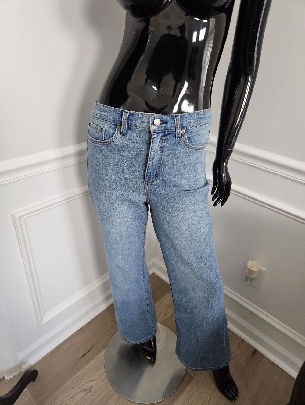 Jessica Simpson Classic Light Blue Cropped Wide-Leg Women’s Jeans